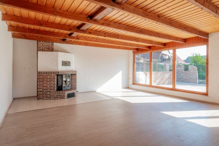 Hauptbild: Gem�tliches Einfamilienhaus mit weitl�ufigem Garten und Entwicklungspotenzial