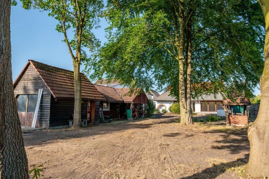 Blick auf Gartenh�uschen Einfamilienhaus Hamm