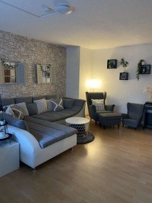 Wohnzimmer Helle 2-Zimmer-Wohnung mit zwei Balkonen