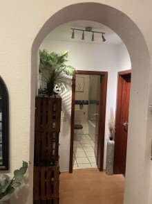 Flur Helle 2-Zimmer-Wohnung mit zwei Balkonen
