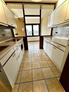 K�che Blickrichtung Essbereich Helle 3-Zimmer-Wohnung mit Westbalkon